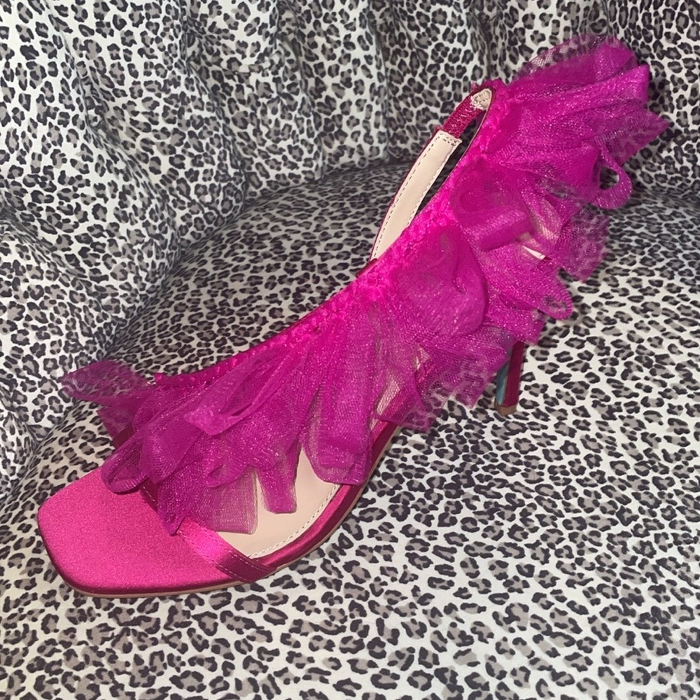Pink ruffle heels 🩷 - Picture 9 of 9